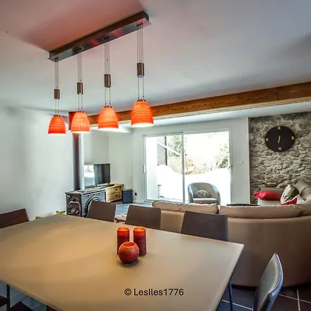 Villa Les Iles 1776 *